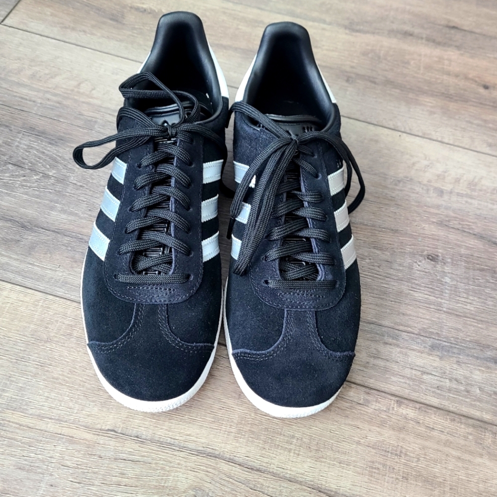 Women's Black Adidas Gazelle 71/2